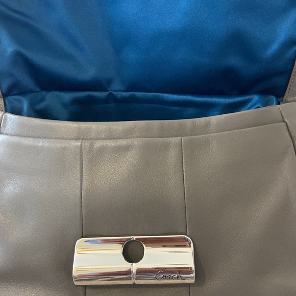 Beautiful Gray Coach Soft Leather Purse - Picture 6 of 8